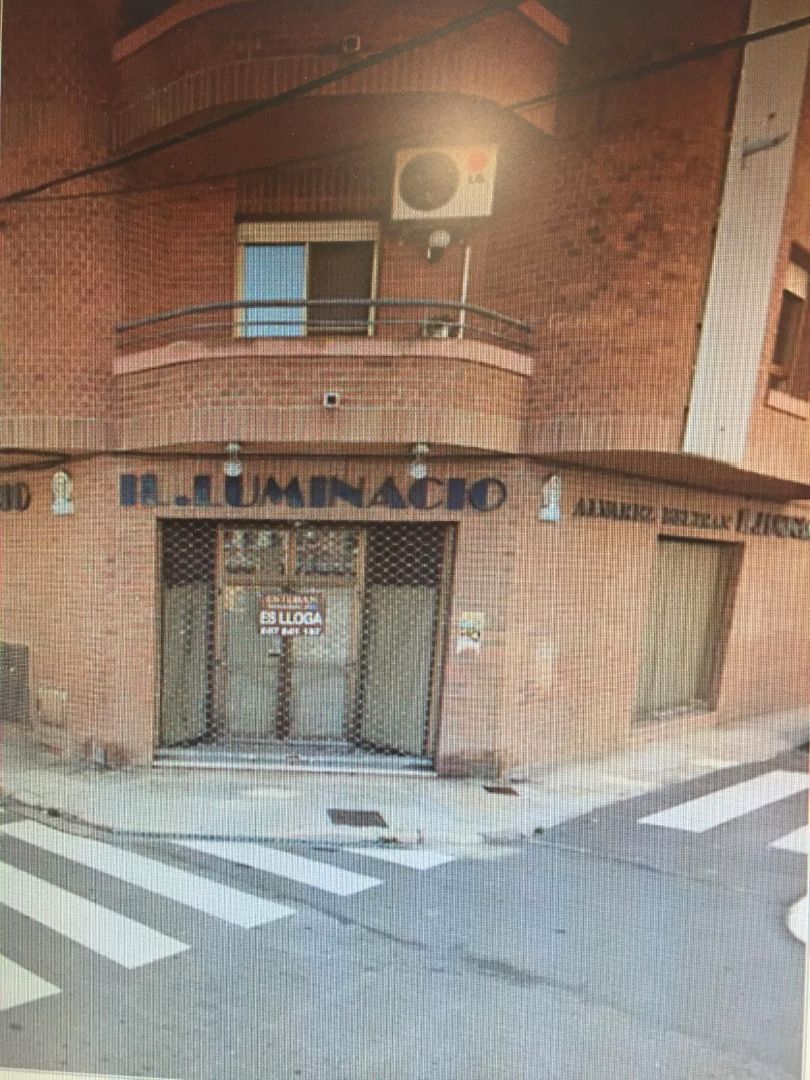 Vista exterior de Local de alquiler en Tortosa con Amueblado