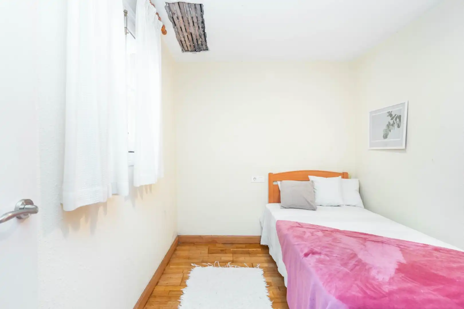 Habitación de Apartamento en venta en Ribadesella con Calefacción y Balcón