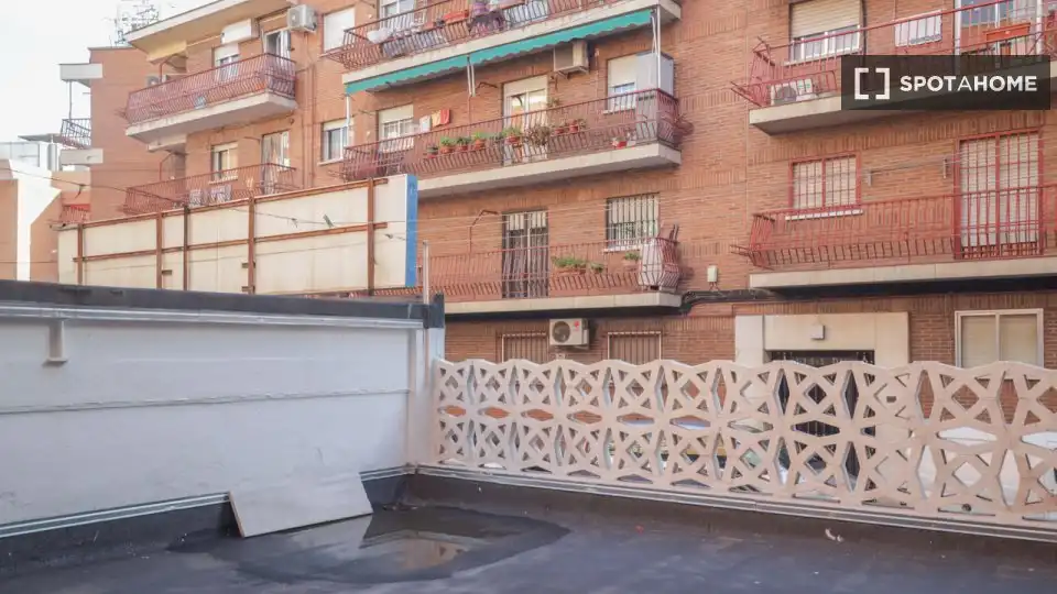 Vista exterior de Pis de lloguer en Madrid amb Aire condicionat, Calefacció i Moblat
