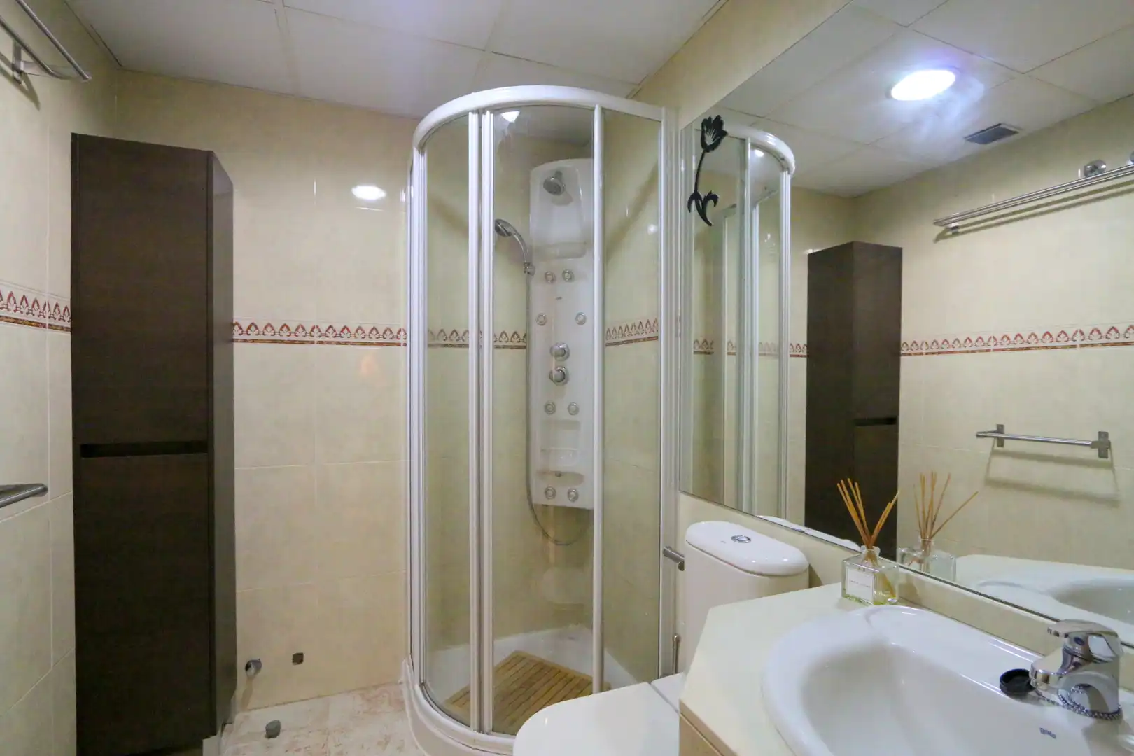 Baño de Piso en venta en Madrid con Aire acondicionado, Trastero y Amueblado