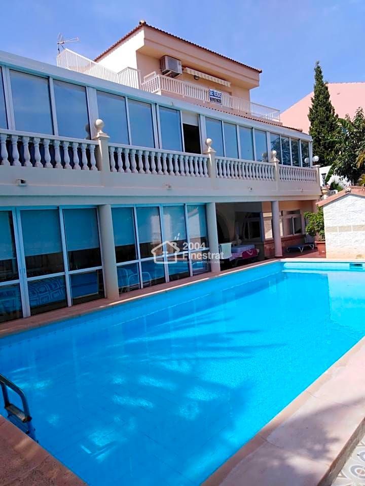 Swimming pool of House or chalet for sale in Benidorm  with Air Conditioner, Private garden and Terrace