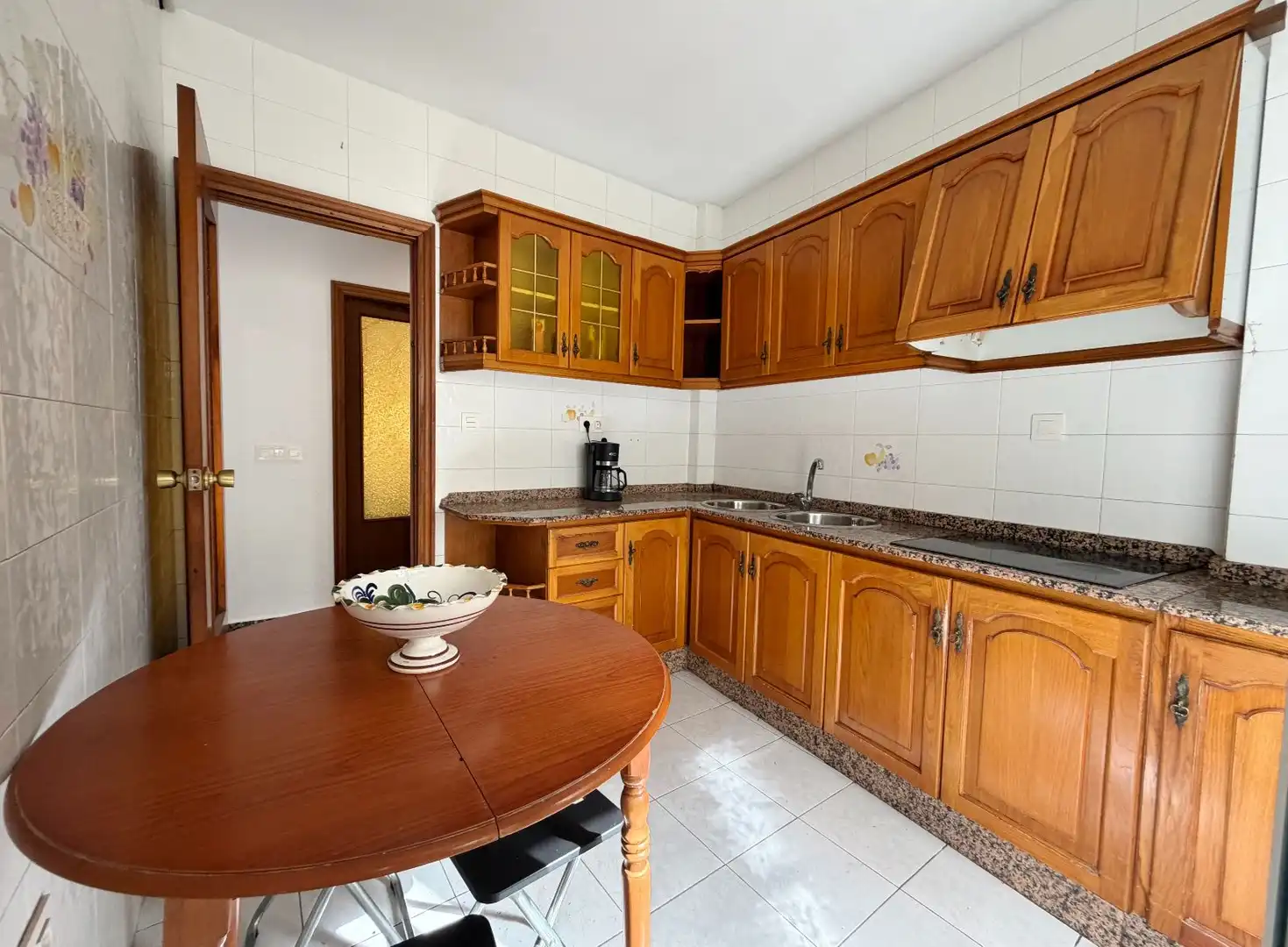 Cuina de Pis de lloguer en Almería amb Aire condicionat, Calefacció i Terrassa