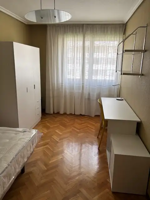 Flat for rent in Avenida de Pío XII, 17, Iturrama