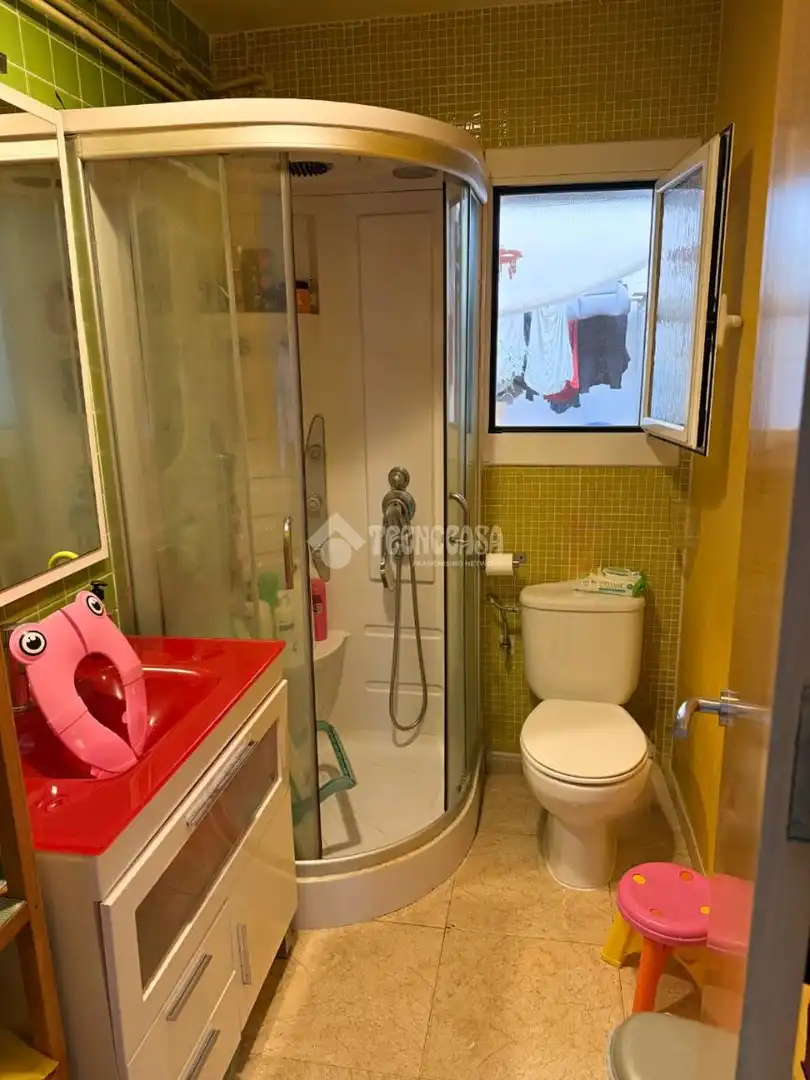 Baño de Piso en venta en Nou Barris