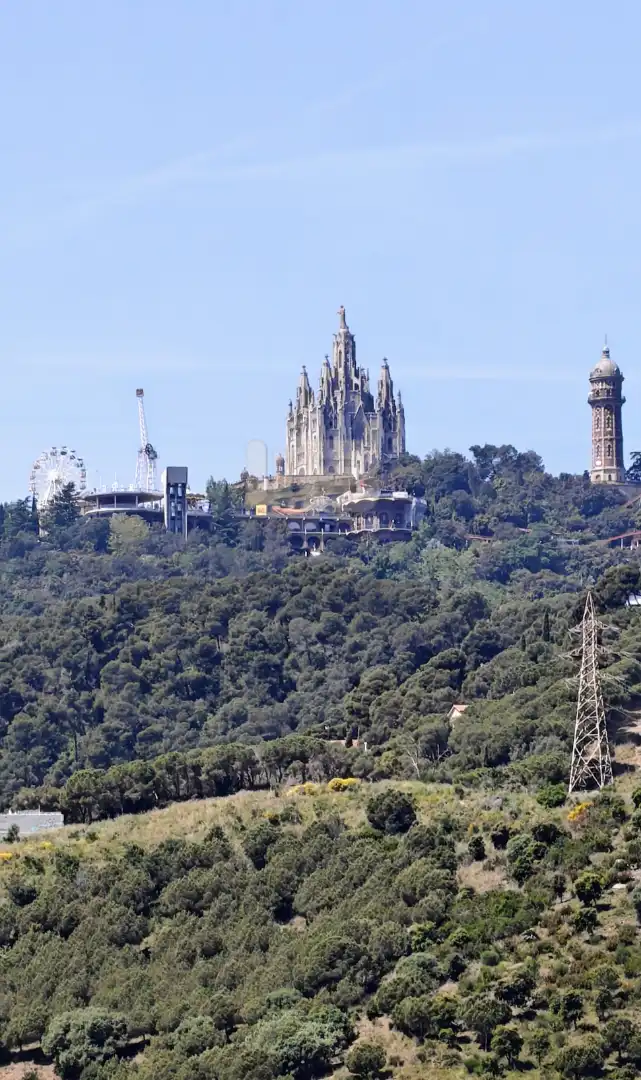 Außenansicht von Dachboden zum Verkauf in Barcelona mit Parkett, Terrasse und Ofen