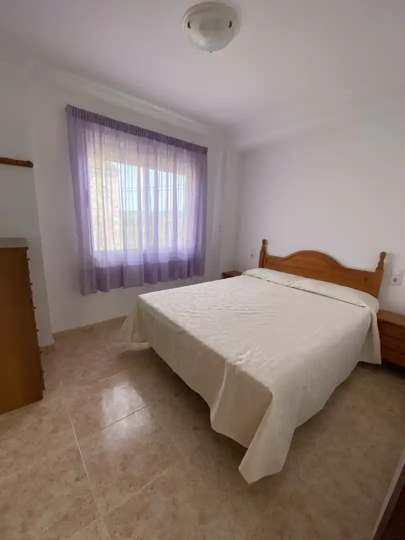 Habitación de Casa o chalet de alquiler en Tavernes de la Valldigna con Jardín privado y Amueblado