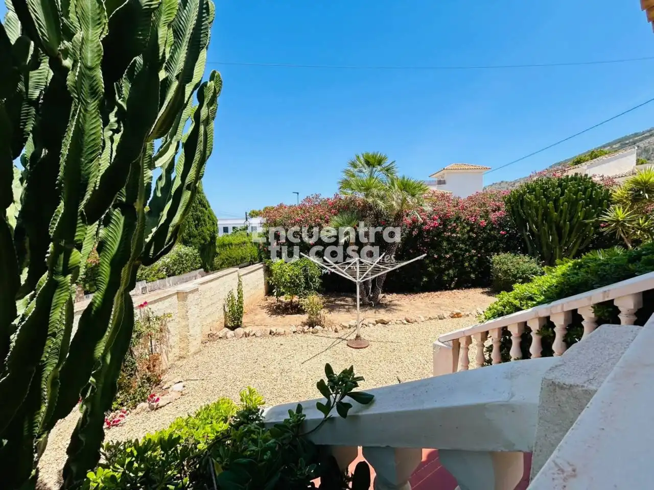 Jardí de Casa o xalet en venda en L'Alfàs del Pi amb Aire condicionat, Calefacció i Jardí privat