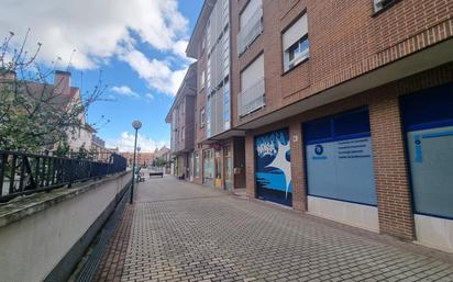 Exterior view of Flat for sale in Valladolid Capital  with Heating, Private garden and Terrace