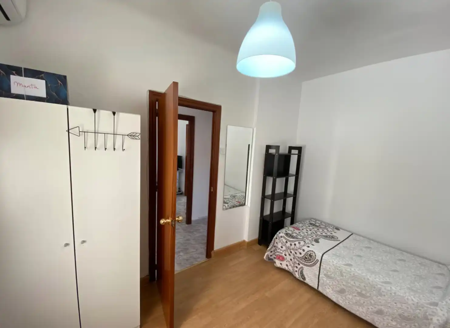 Habitación de Piso para compartir en Málaga con Aire acondicionado y Amueblado