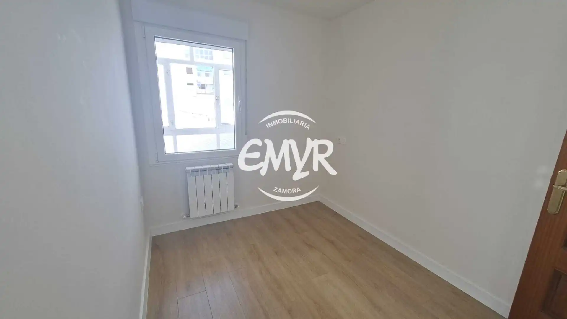 Schlafzimmer von Wohnung zur Miete in Zamora Capital  mit Heizung, Ofen und Waschmaschine
