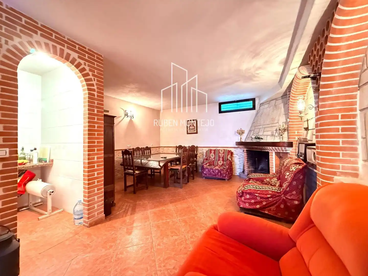 Sala d'estar de Casa adosada en venda en Cabrerizos amb Calefacció, Jardí privat i Terrassa