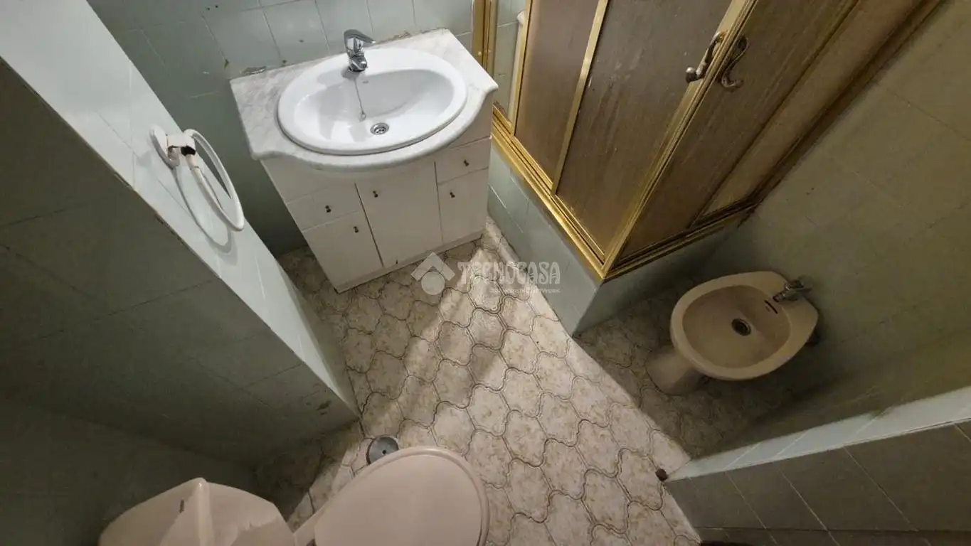 Baño de Piso en venta en Madrid con Calefacción y Terraza