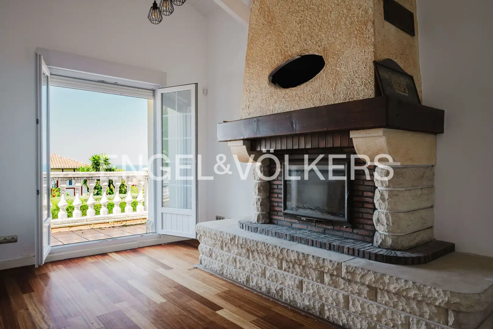 Sala de estar de Finca rústica en venta en Hendaye con Aire acondicionado, Calefacción y Jardín privado