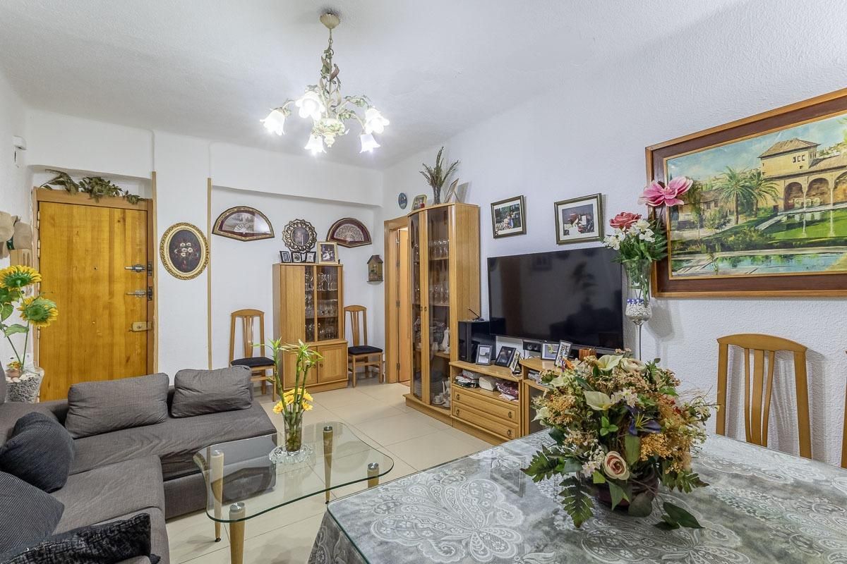 Wohnzimmer von Wohnung zum Verkauf in  Granada Capital mit Terrasse und Balkon