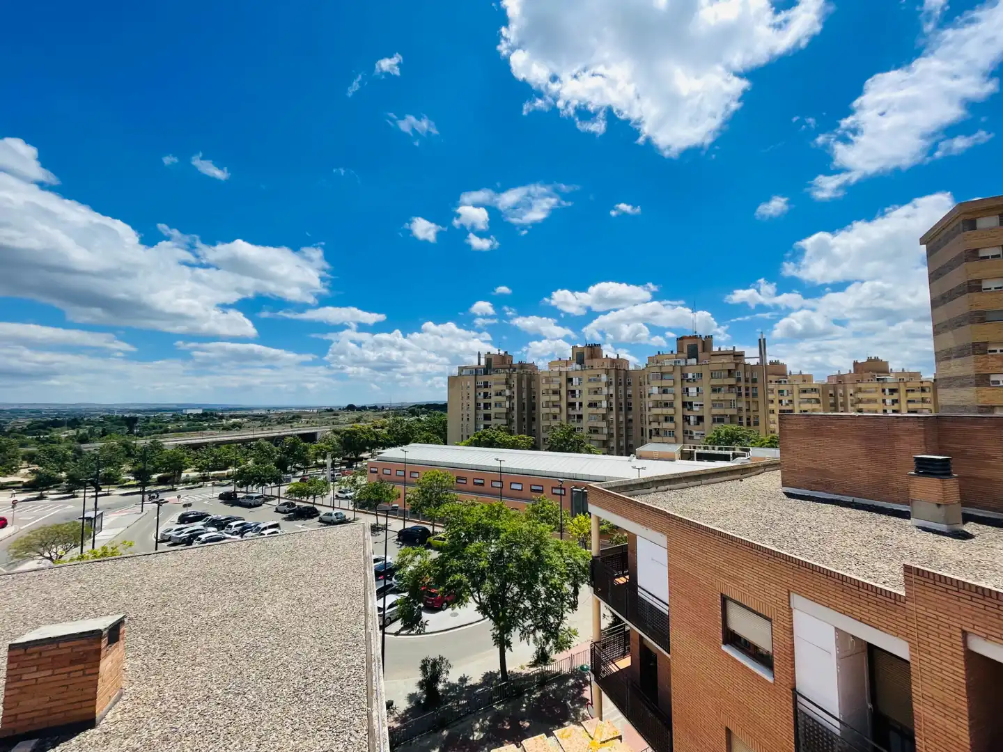 Vista exterior de Piso en venta en Zaragoza con Aire acondicionado, Calefacción y Jardín privado
