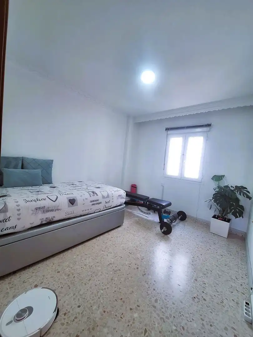 Habitación de Piso en venta en La Línea de la Concepción con Aire acondicionado, Calefacción y Terraza