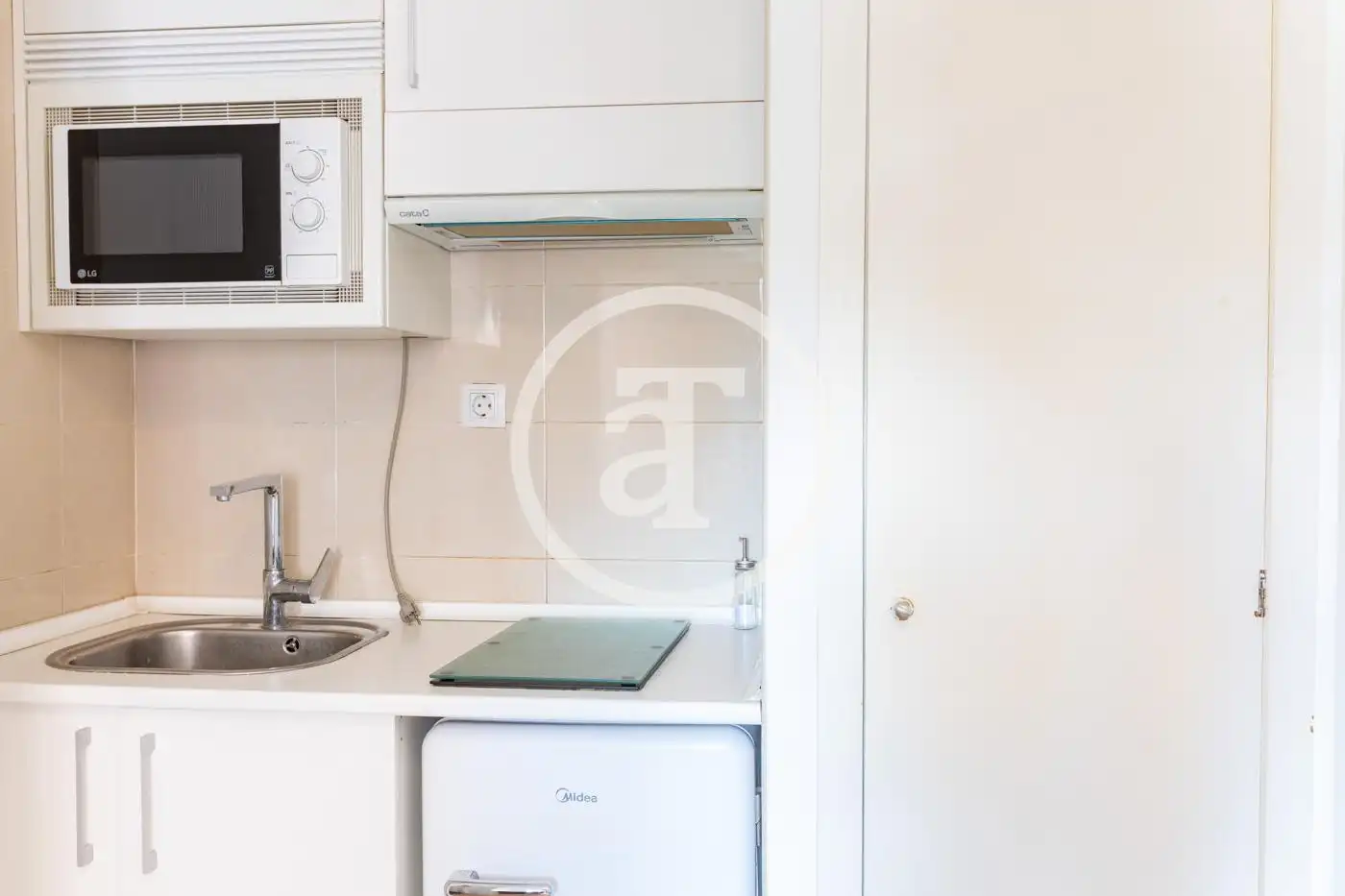 Kitchen of Study for rent in Madrid  with Air Conditioner, Heating and Furnished