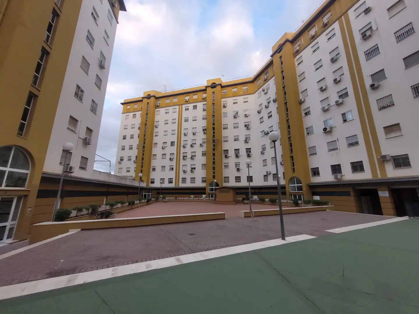 Vista exterior de Trastero en venta en Sevilla