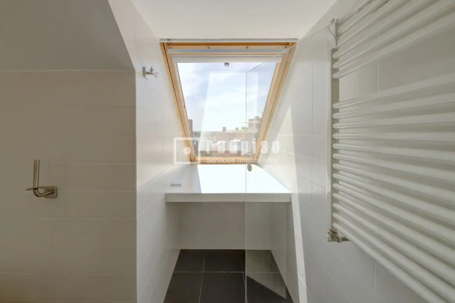 Baño de Ático en venta en Pozuelo de Alarcón con Calefacción, Jardín privado y Terraza