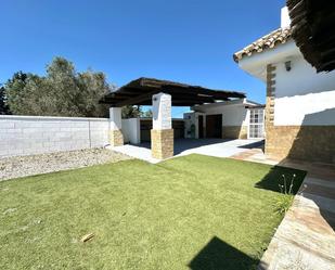 Vista exterior de Casa o xalet en venda en El Puerto de Santa María amb Aire condicionat, Calefacció i Jardí privat