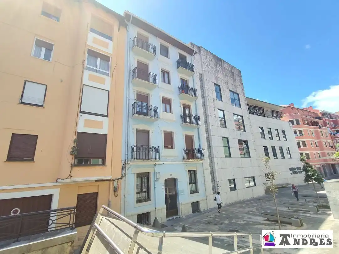 Vista exterior de Piso en venta en Bermeo con Balcón