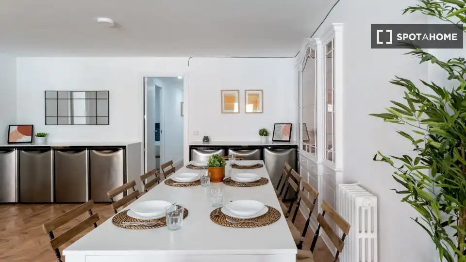 Dining room of Flat for rent in Madrid  with Air Conditioner, Heating and Furnished
