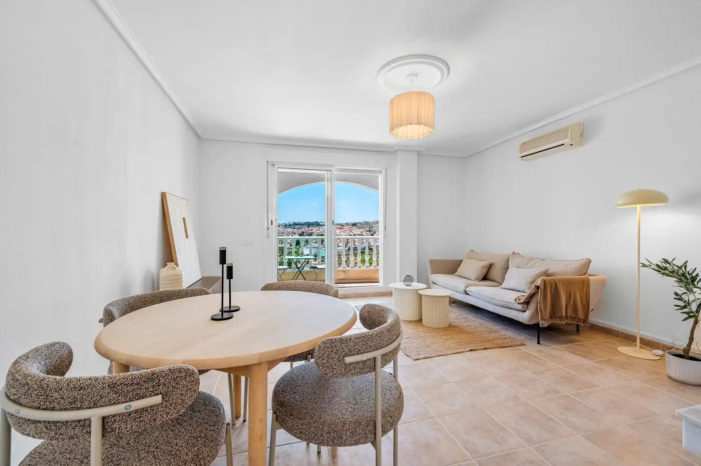 Sala de estar de Casa adosada en venta en Rojales con Aire acondicionado, Terraza y Piscina