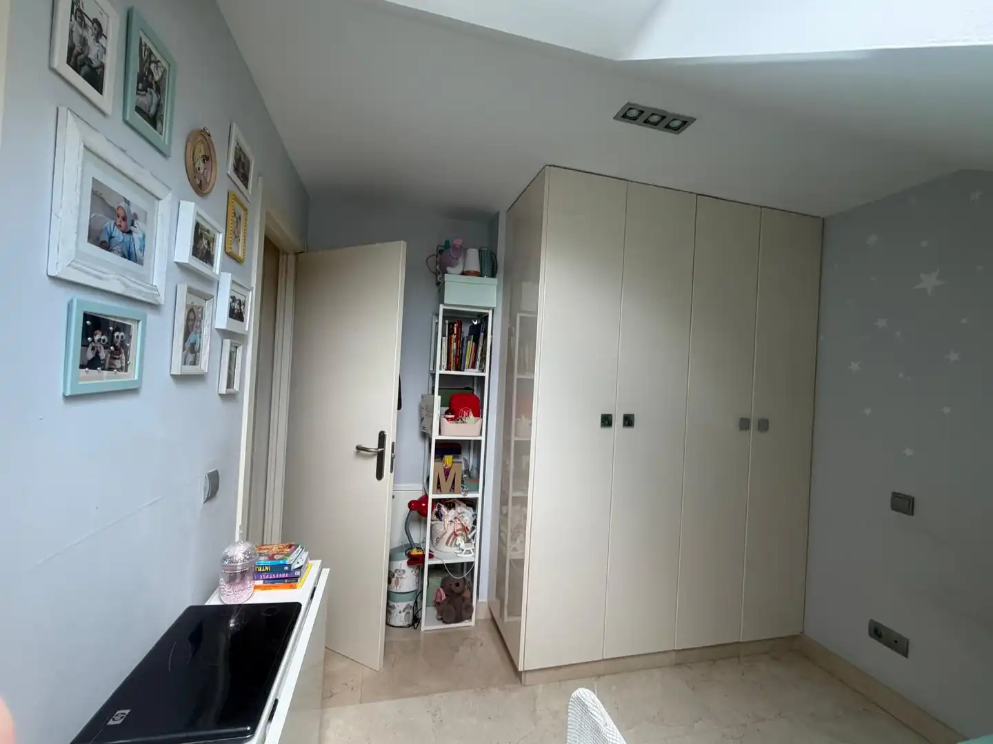 Schlafzimmer von Maisonette zum Verkauf in Torrelodones mit Heizung, Balkon und Gemeinschaftspool