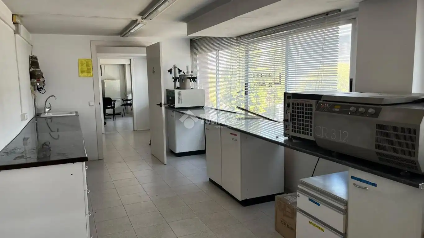 Local comercial en venda a Centre - Eixample – Can Llobet, imagen 16