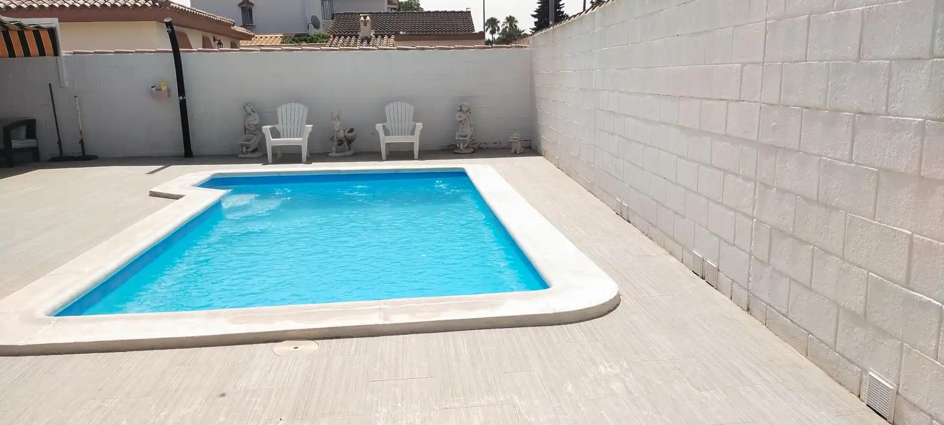 Piscina de Casa o chalet en venta en Chiclana de la Frontera con Jardín privado, Amueblado y Alarma