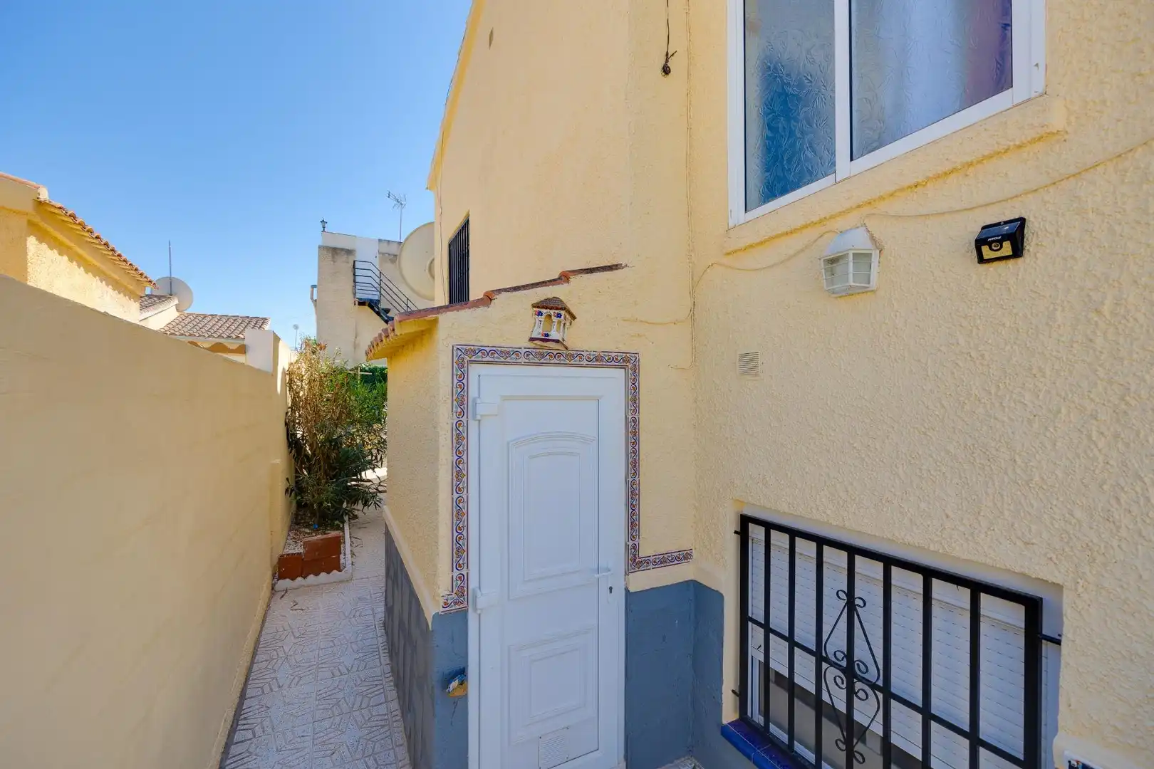 Vista exterior de Casa o chalet en venta en San Fulgencio con Aire acondicionado, Calefacción y Jardín privado