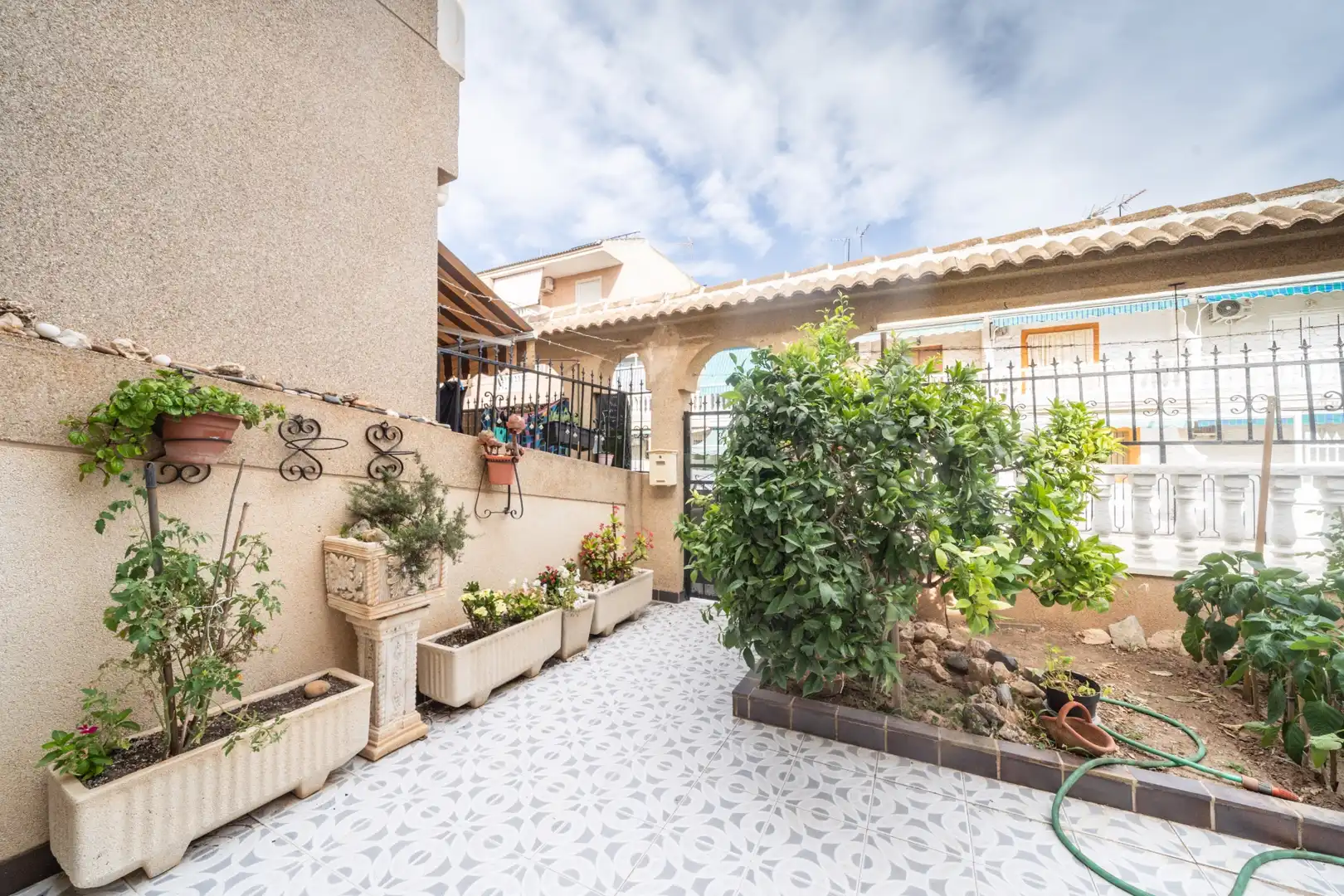 Terrassa de Casa adosada en venda en San Pedro del Pinatar amb Aire condicionat, Jardí privat i Terrassa