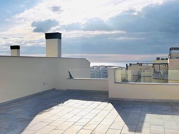 Attico con piscina in vendita a Urbanización Santa Rosa