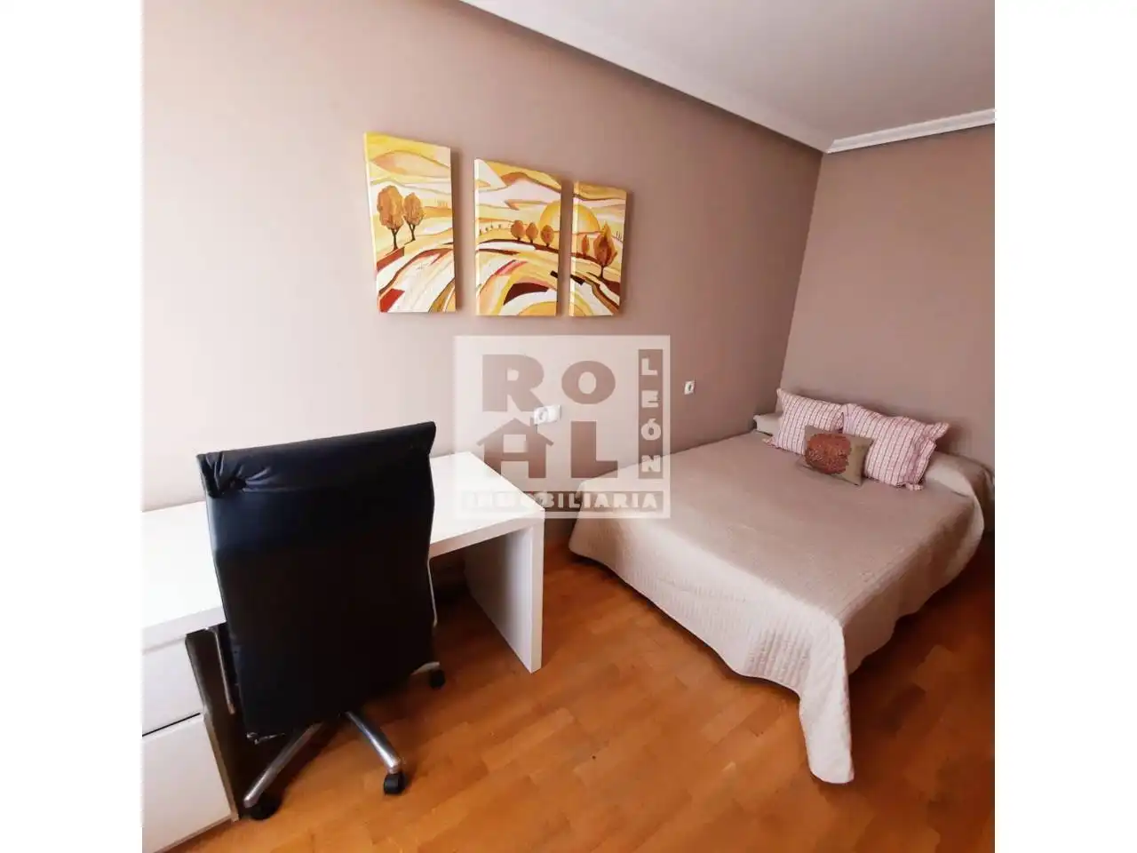 Bedroom of Flat for sale in León Capital   with Heating, Terrace and Storage room