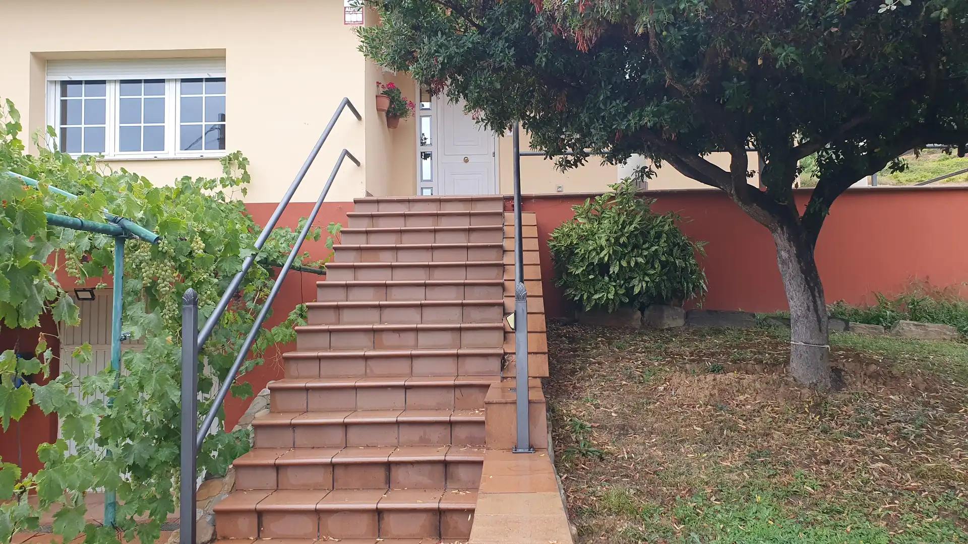 Vista exterior de Casa o chalet en venta en Vega de Espinareda con Calefacción, Jardín privado y Terraza