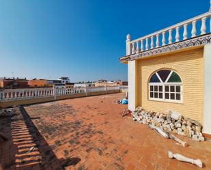 Terrassa de Casa adosada en venda en Mairena del Aljarafe amb Balcó i Jacuzzi