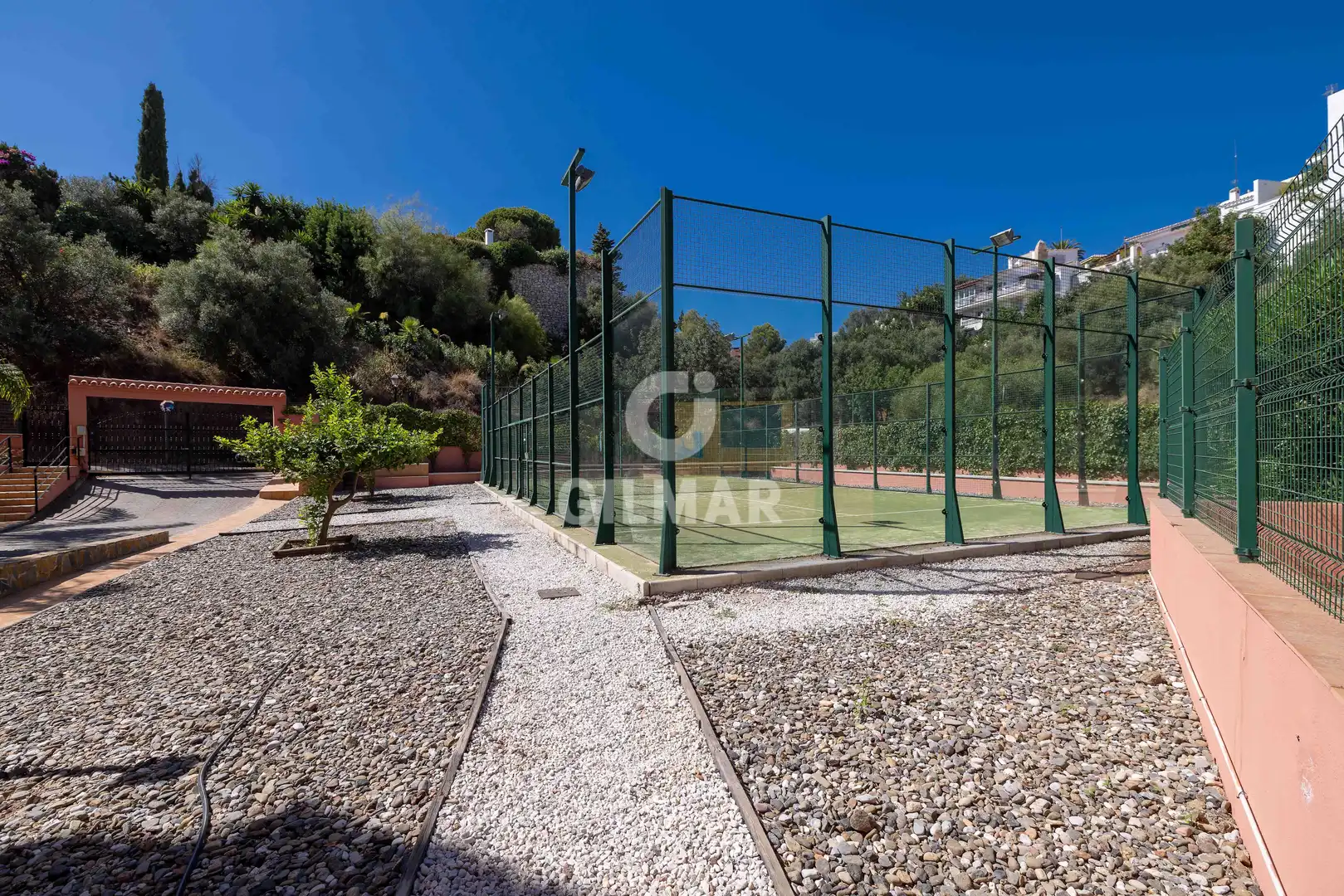Jardín de Dúplex en venta en Fuengirola con Calefacción, Trastero y Piscina