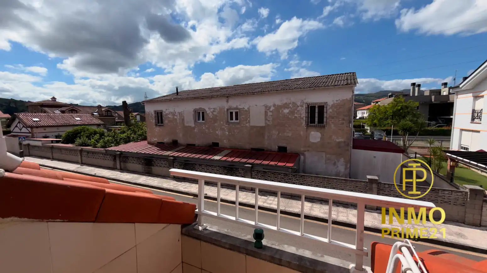 Vista exterior de Pis en venda en Torrelavega  amb Aire condicionat, Calefacció i Parquet