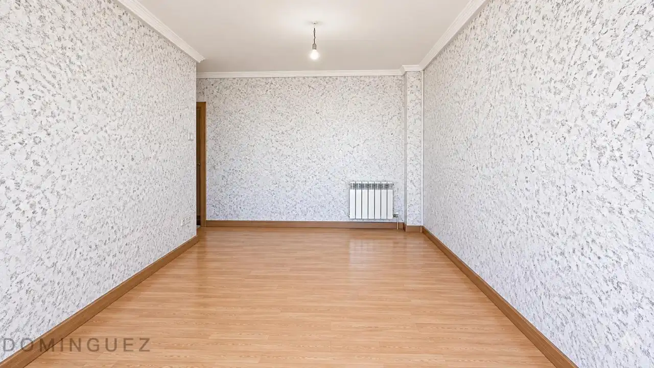 Sala d'estar de Pis en venda en Vigo  amb Calefacció i Traster