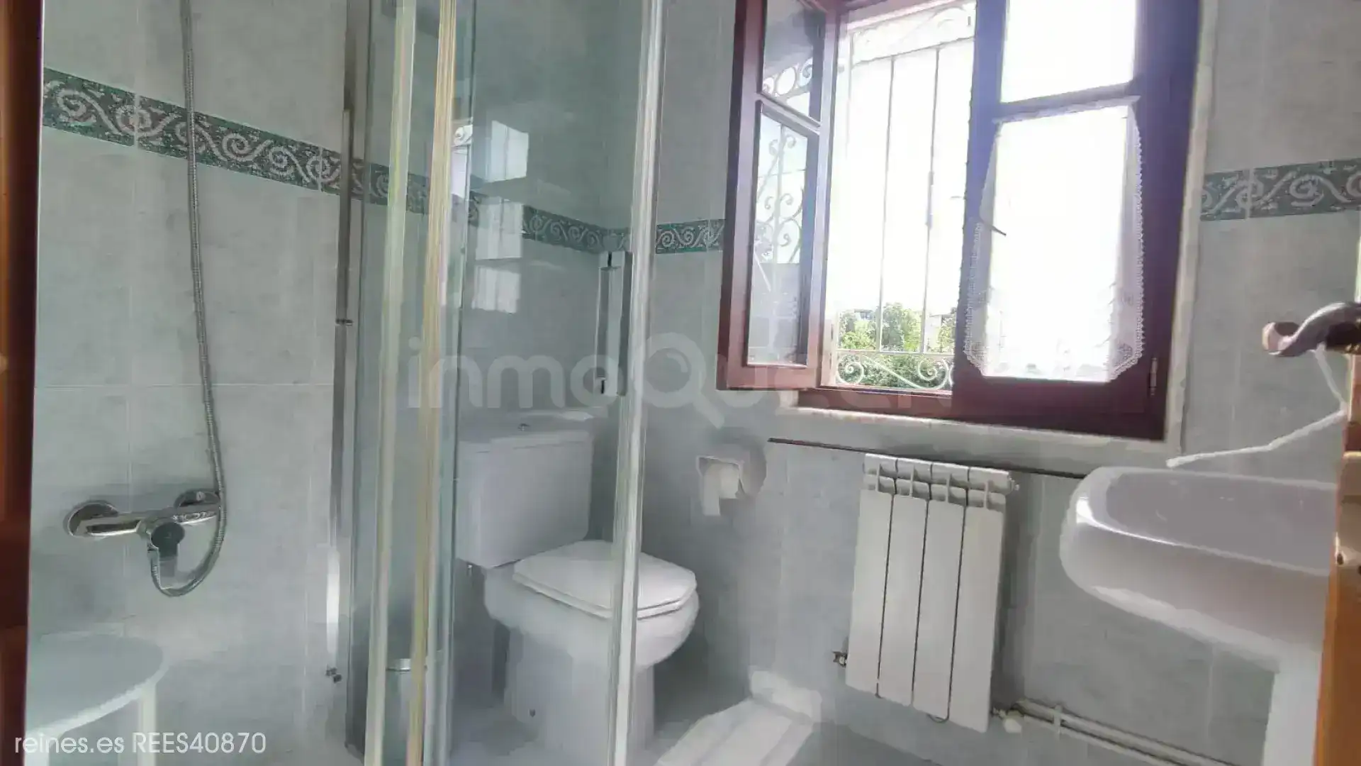 Bathroom of Houses for sale in Llanes  with Heating, Private garden and Terrace