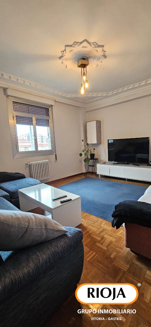 Living room of Flat for sale in Vitoria - Gasteiz  with Heating, Storage room and Furnished