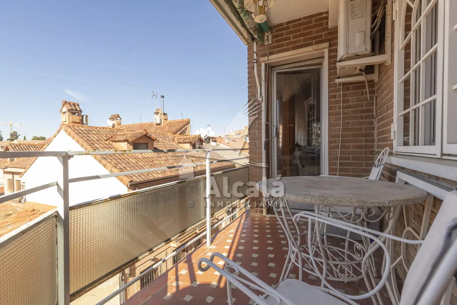 Vista exterior de Piso en venta en Alcalá de Henares con Calefacción y Terraza