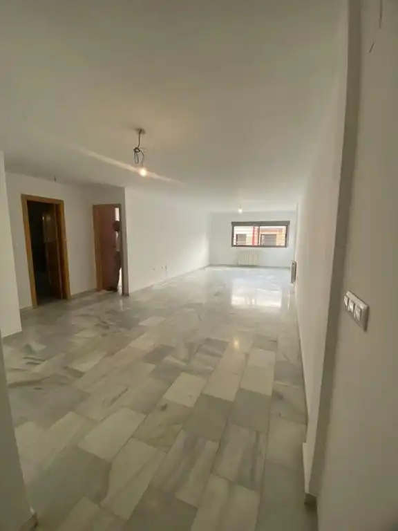 Apartamento de alquiler en Armilla con Calefacción y Piscina comunitaria
