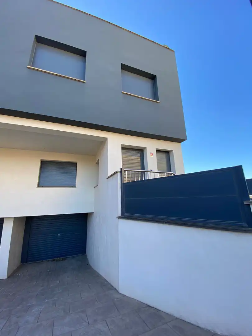 Casa adosada en venta en Carrer dels Prats, 6, Alió