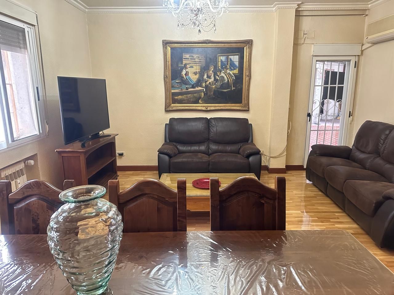 Sala d'estar de Pis en venda en  Madrid Capital amb Calefacció i Parquet