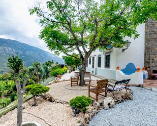 Jardí de Casa o xalet en venda en El Castell de Guadalest amb Aire condicionat, Calefacció i Jardí privat