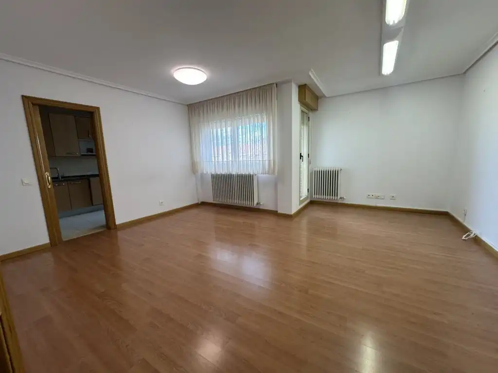 Piso en venta en  Logroño con Calefacción, Parquet y Terraza