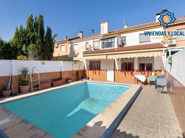 Adosado con piscina en venta en Cijuela