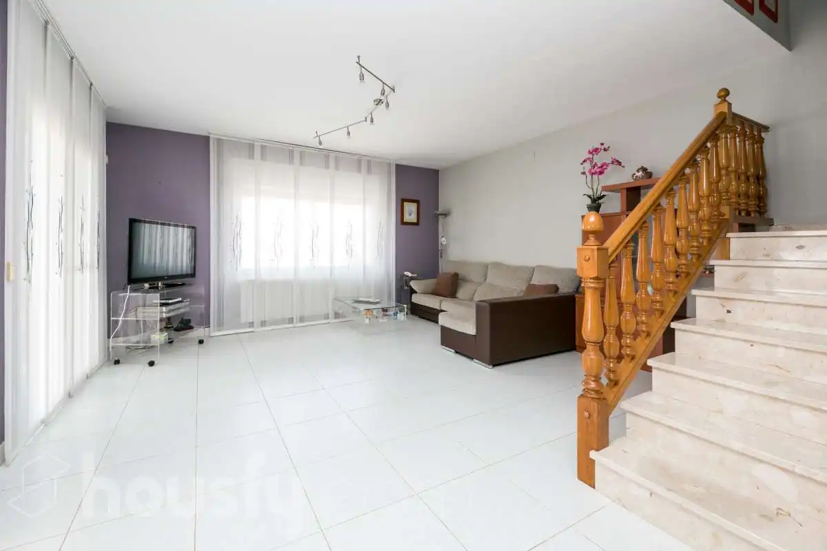 Sala d'estar de Casa o xalet en venda en Olèrdola amb Terrassa, Traster i Piscina