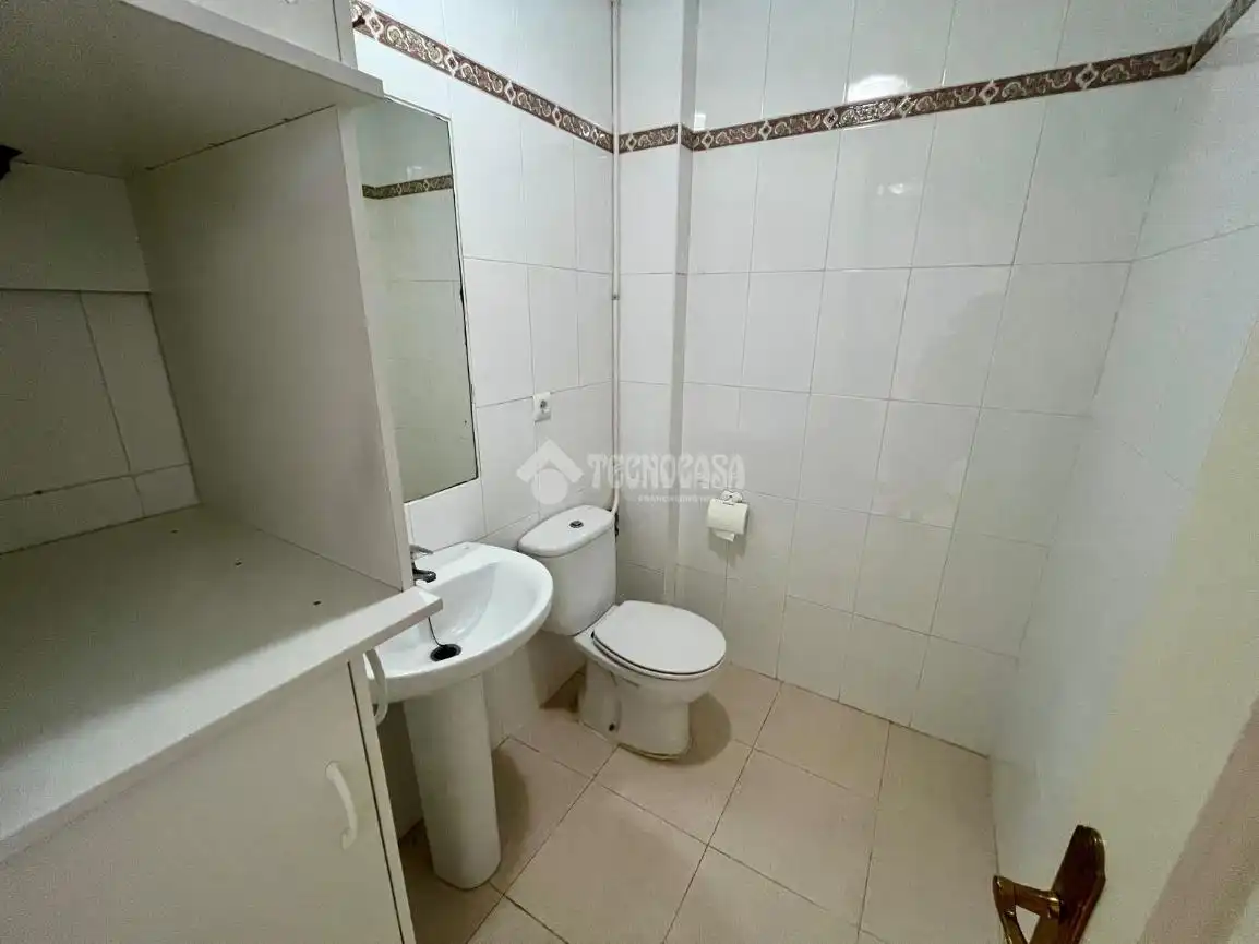 Local comercial de lloguer a Núcleo urbano, imagen 10